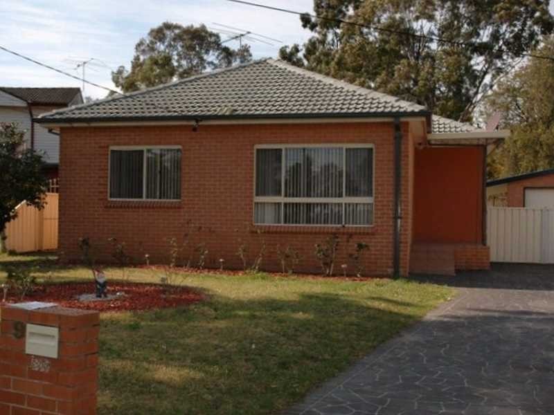 9 Avon Place, Toongabbie NSW 2146