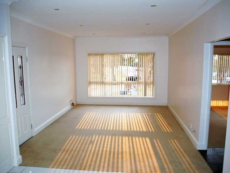 9 Avon Place, Toongabbie NSW 2146