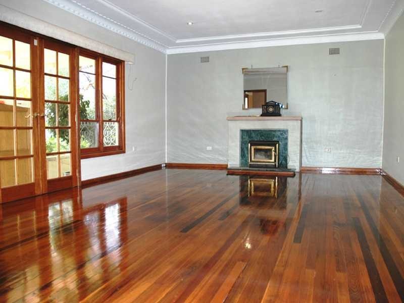 12 Whitehaven Road, Northmead NSW 2152