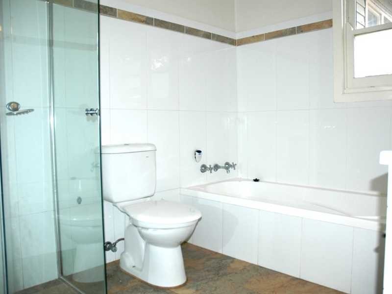 12 Whitehaven Road, Northmead NSW 2152