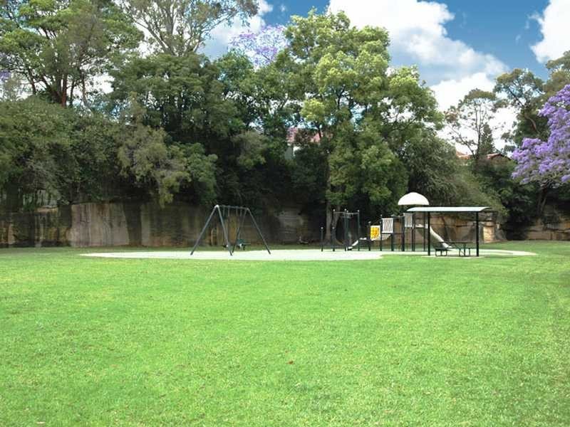 12 Whitehaven Road, Northmead NSW 2152