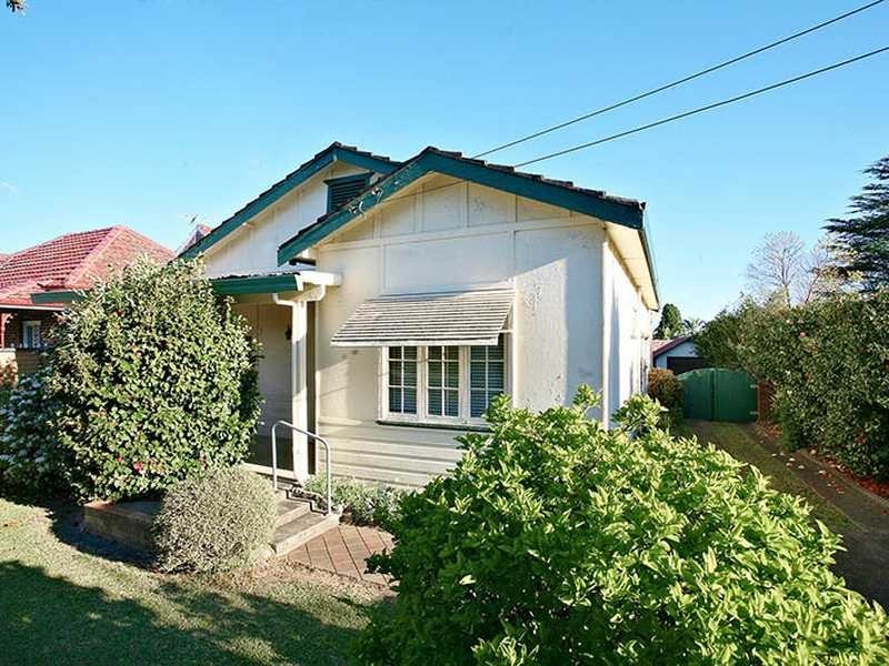 16 Thomas Street, Northmead NSW 2152