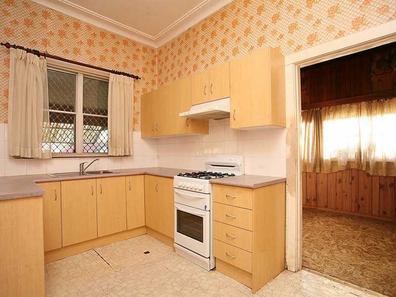 16 Thomas Street, Northmead NSW 2152