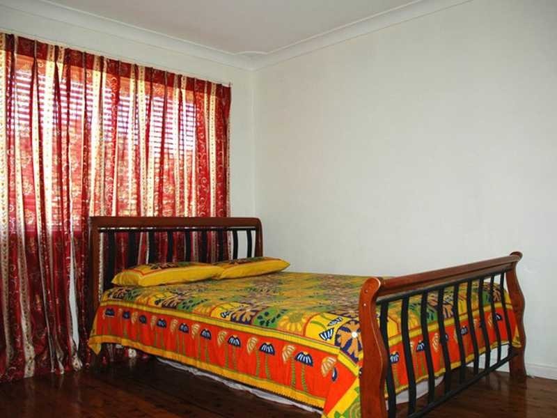 160 Binalong Road, Toongabbie NSW 2146