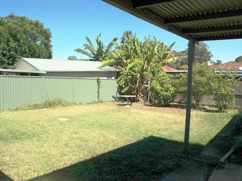 160 Binalong Road, Toongabbie NSW 2146