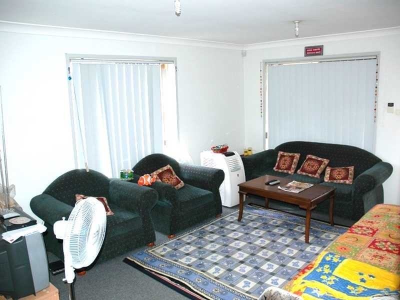 2/2a Binalong Road, Pendle Hill NSW 2145