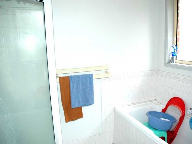 2/2a Binalong Road, Pendle Hill NSW 2145