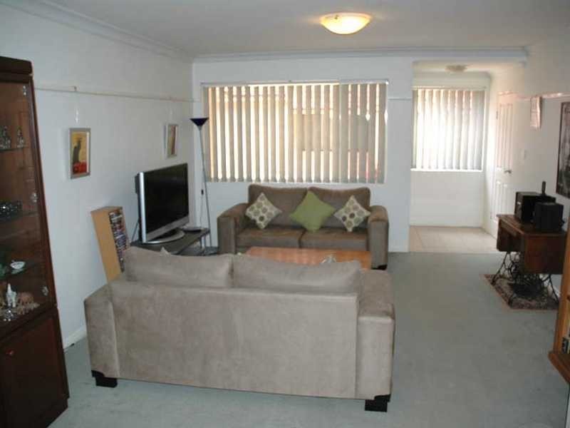 2/27 – 31 Windemere Avenue, Northmead NSW 2152