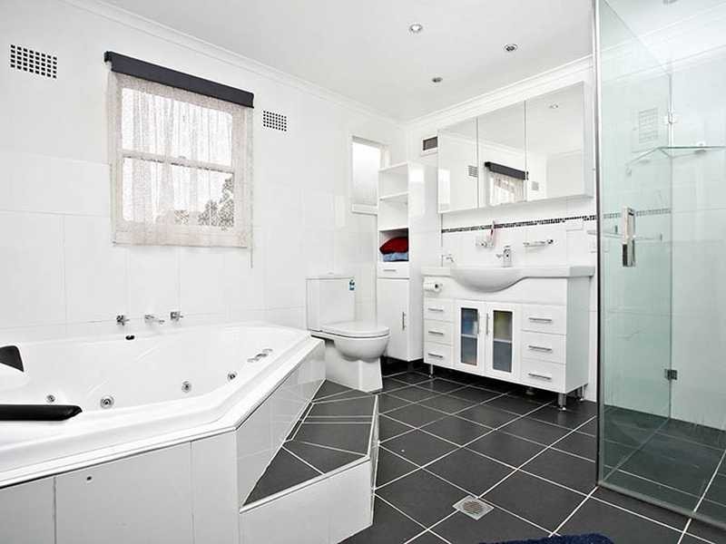 10 Sherwood Street, Northmead NSW 2152