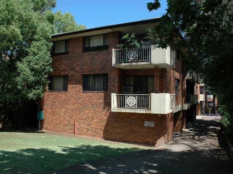 2/2 Allen Street, Harris Park NSW 2150