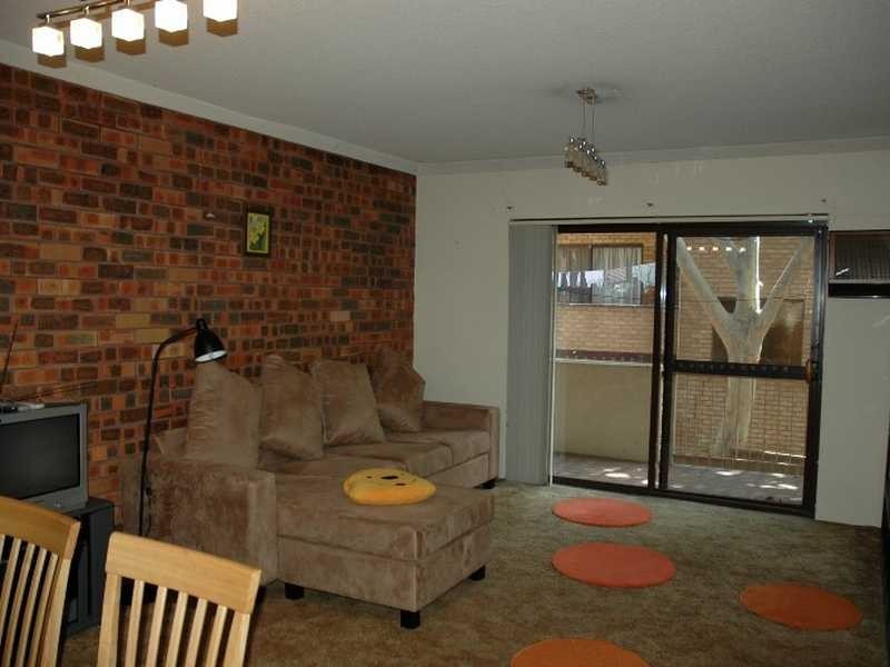 2/2 Allen Street, Harris Park NSW 2150