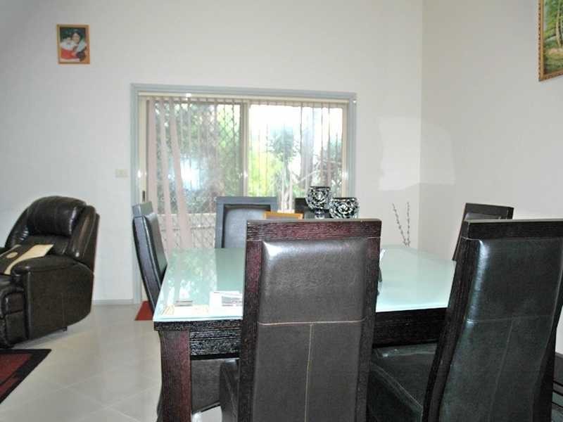 2a/9 Hawkesbury Road, Westmead NSW 2145