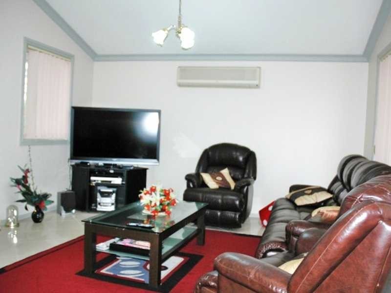 2a/9 Hawkesbury Road, Westmead NSW 2145