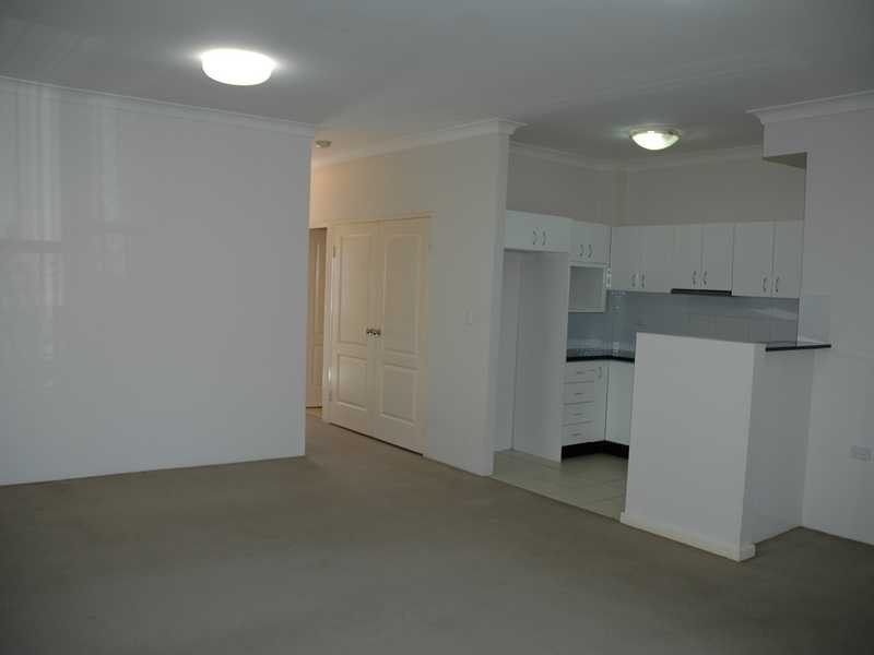 2/1 Barden Street, Northmead NSW 2152