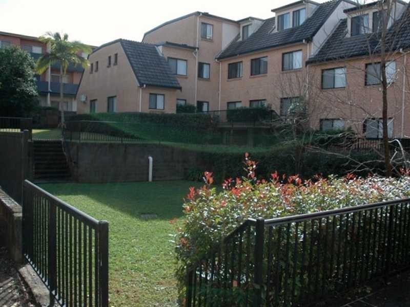 2/1 Barden Street, Northmead NSW 2152