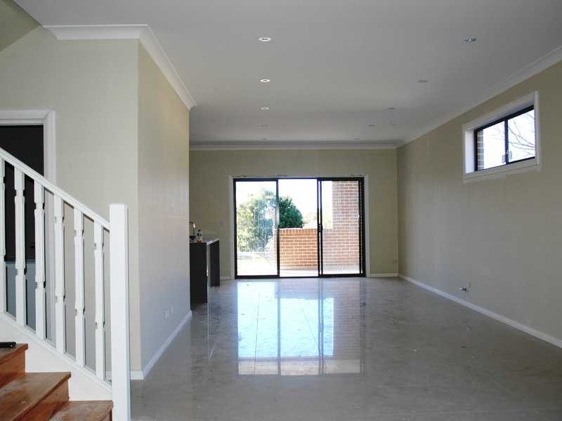 1 & 2/30 Hampden Road, South Wentworthville NSW 2145