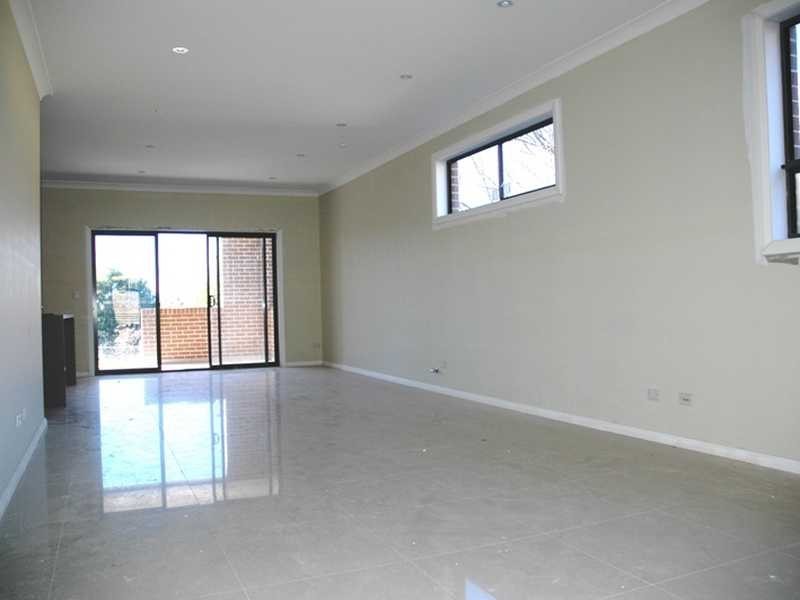 1 & 2/30 Hampden Road, South Wentworthville NSW 2145