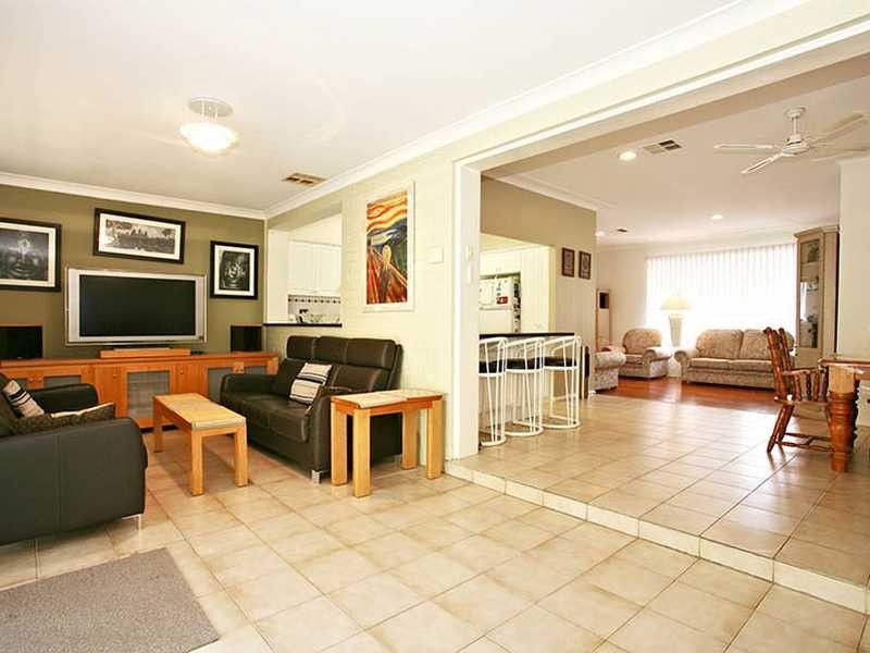 16 Caprera Road, Northmead NSW 2152