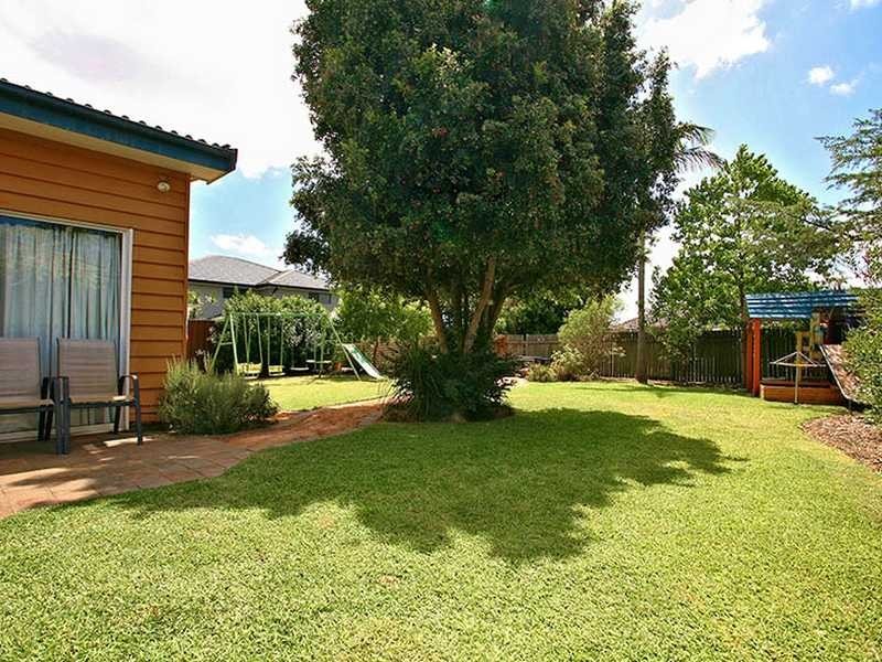 7 Lodge Avenue, Old Toongabbie NSW 2146