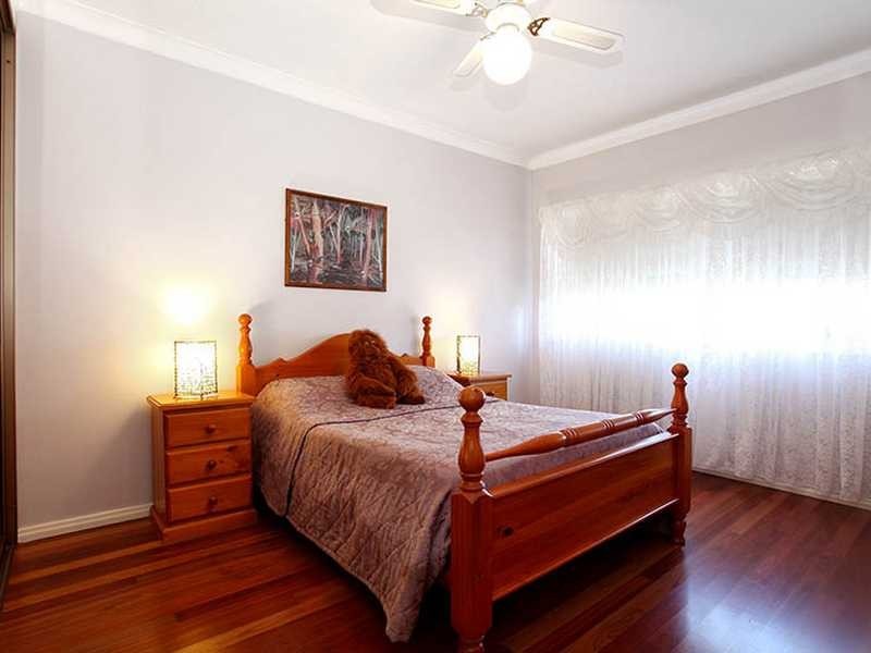 8 Eric Ave, Merrylands NSW 2160