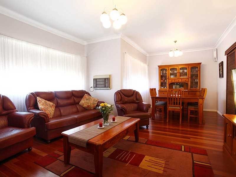 8 Eric Ave, Merrylands NSW 2160