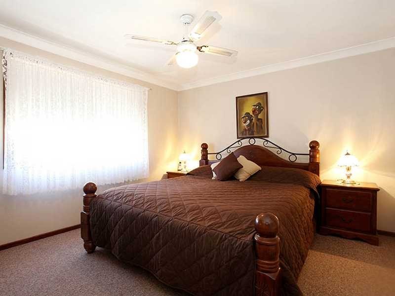 8 Eric Ave, Merrylands NSW 2160