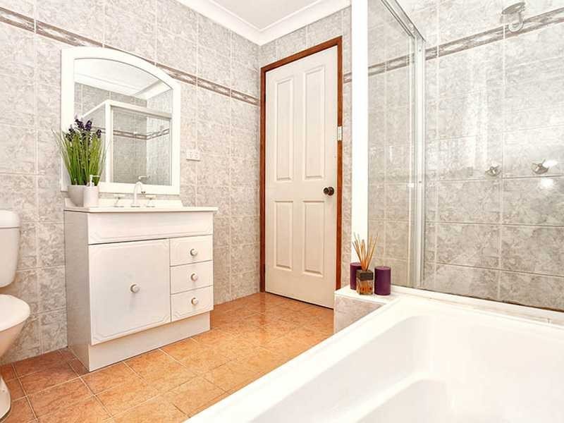 8 Eric Ave, Merrylands NSW 2160