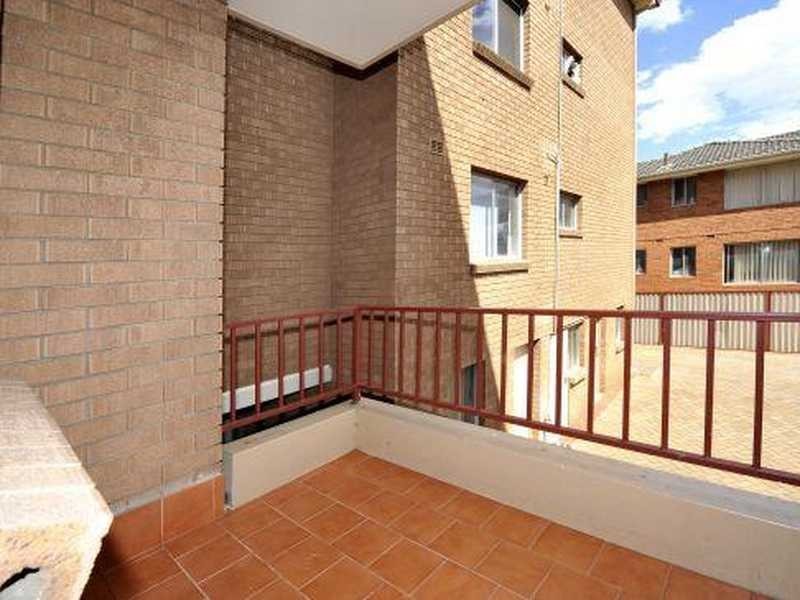 Unit/2/11-13 Station Street West, Harris Park NSW 2150