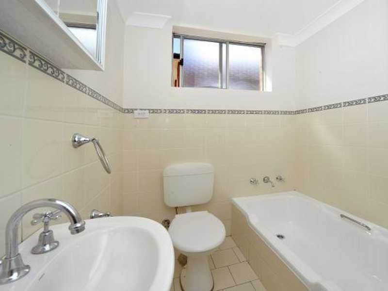 Unit/2/11-13 Station Street West, Harris Park NSW 2150