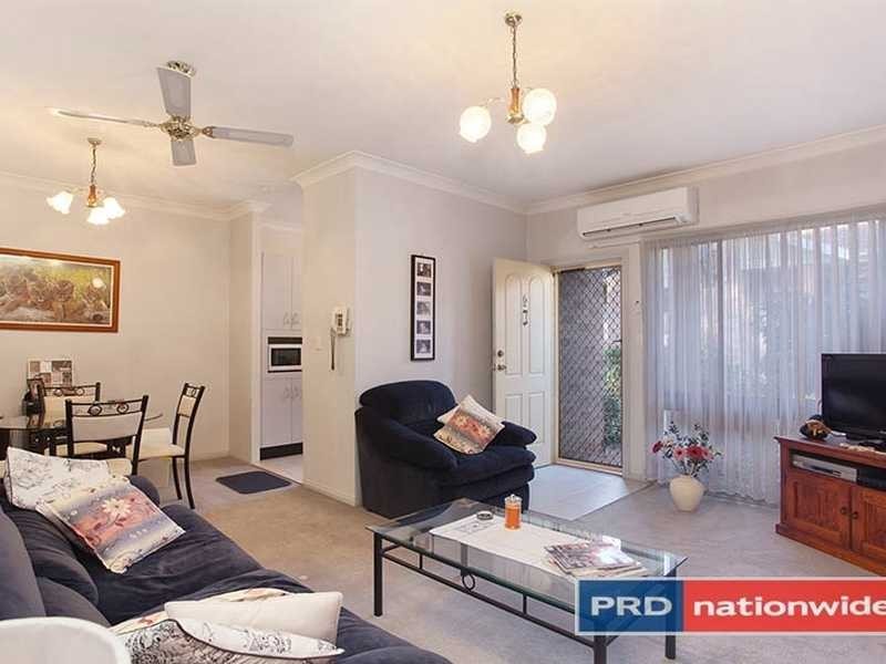 6/39 Woodlawn Drive, Toongabbie NSW 2146