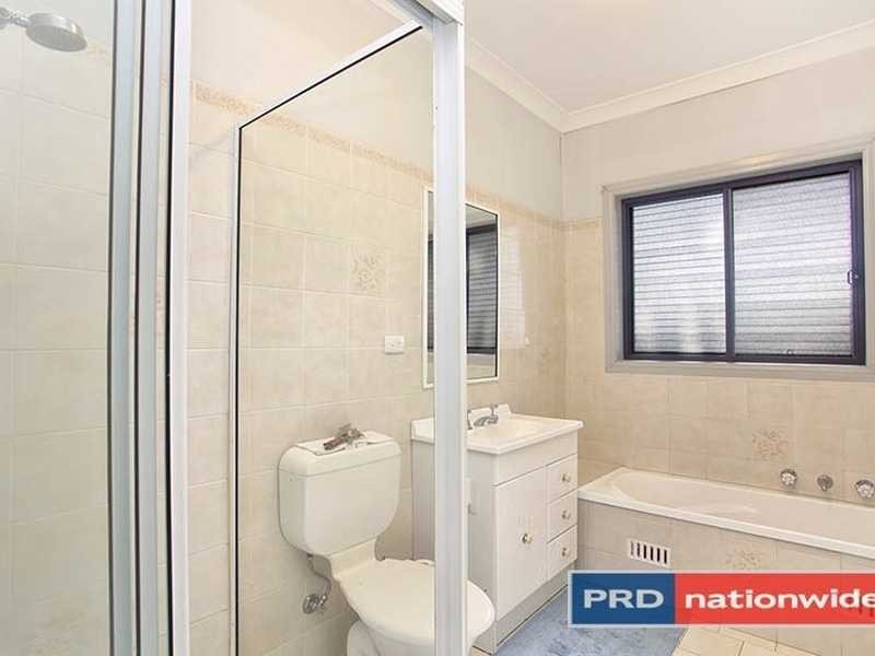 6/39 Woodlawn Drive, Toongabbie NSW 2146