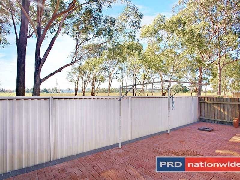 6/39 Woodlawn Drive, Toongabbie NSW 2146