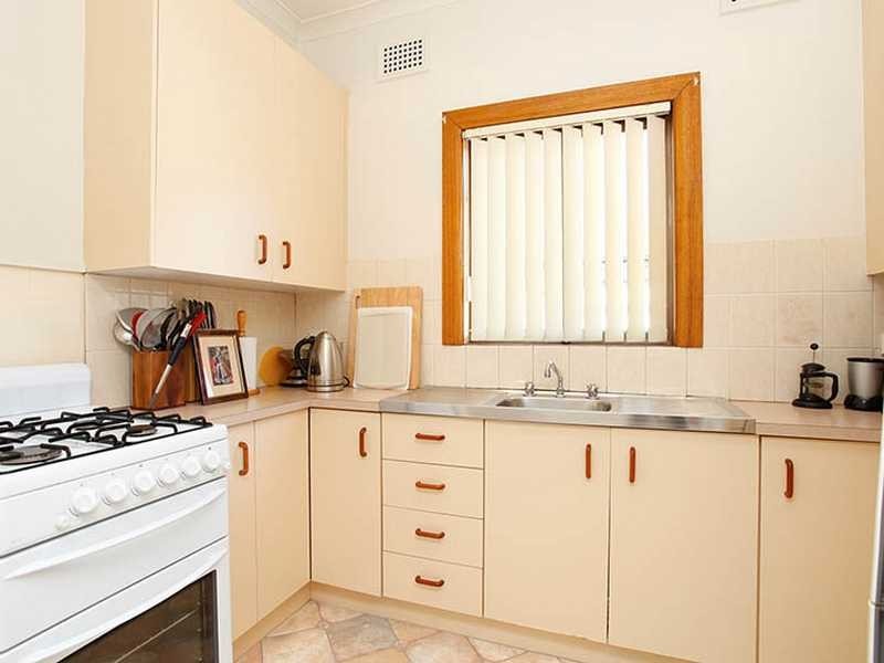 28 Balmoral Road, Northmead NSW 2152