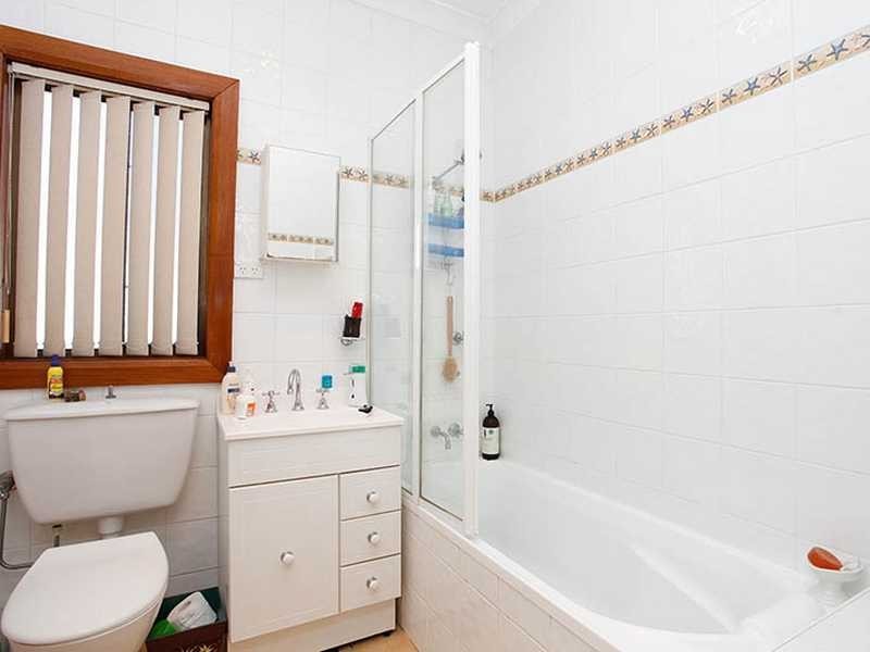 28 Balmoral Road, Northmead NSW 2152