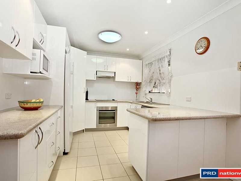 52 Orleans Crescent, Toongabbie NSW 2146