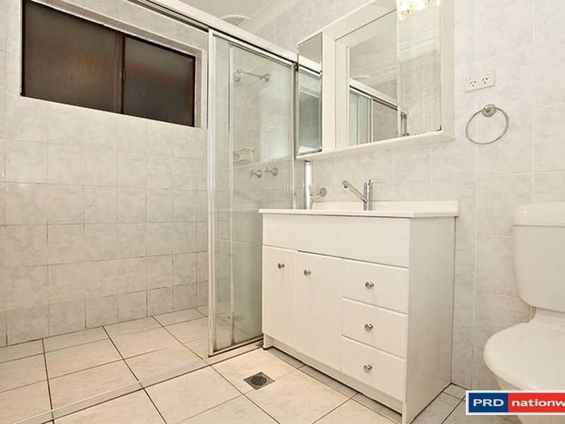 52 Orleans Crescent, Toongabbie NSW 2146