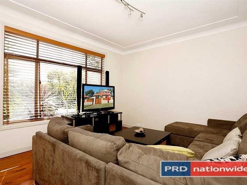 12 Brelogail Street, Northmead NSW 2152