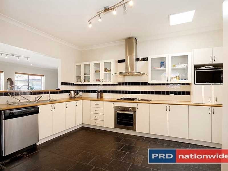 12 Brelogail Street, Northmead NSW 2152