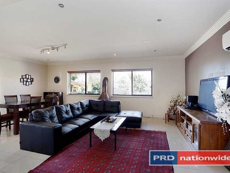 12 Brelogail Street, Northmead NSW 2152