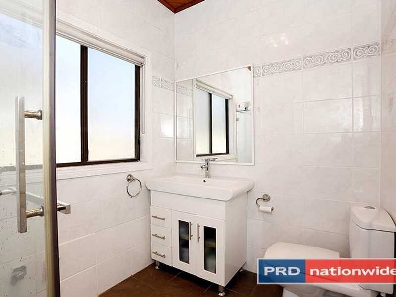 12 Brelogail Street, Northmead NSW 2152