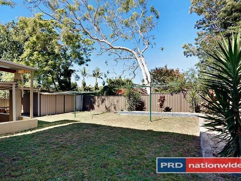 12 Brelogail Street, Northmead NSW 2152