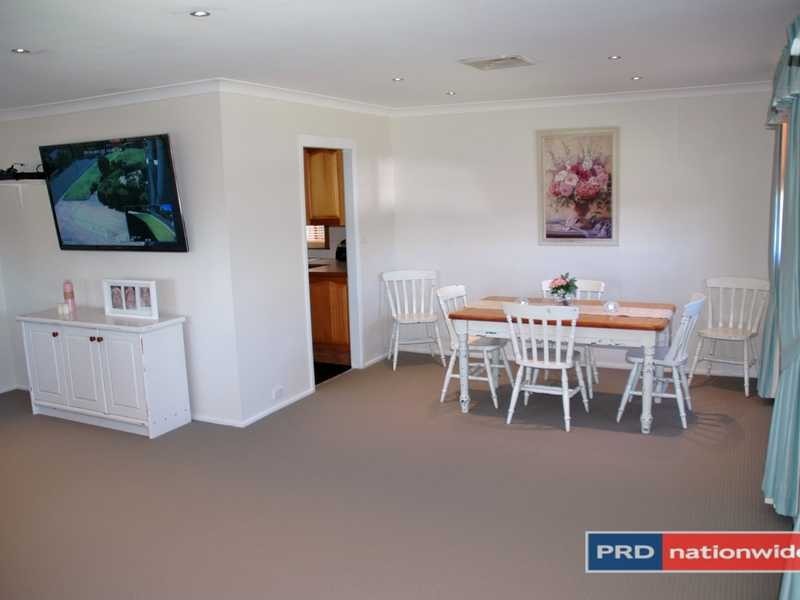 1 Grasmere Ave, Northmead NSW 2152