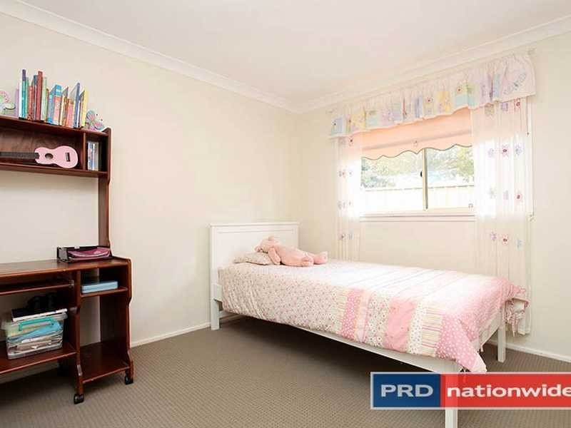 1 Grasmere Ave, Northmead NSW 2152