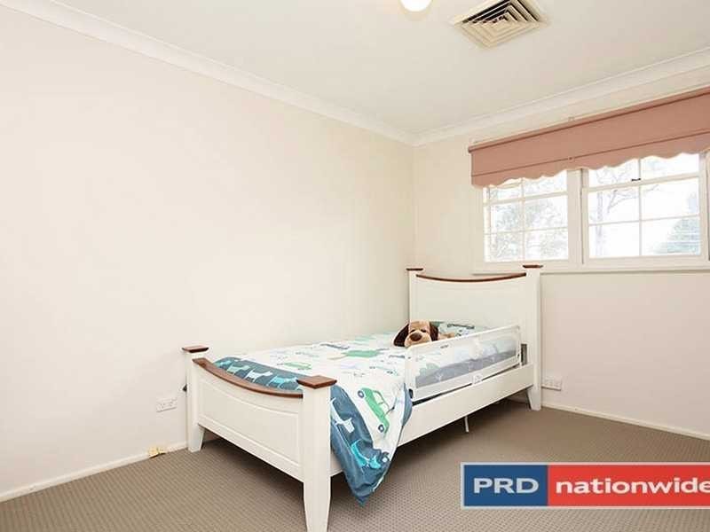 1 Grasmere Ave, Northmead NSW 2152