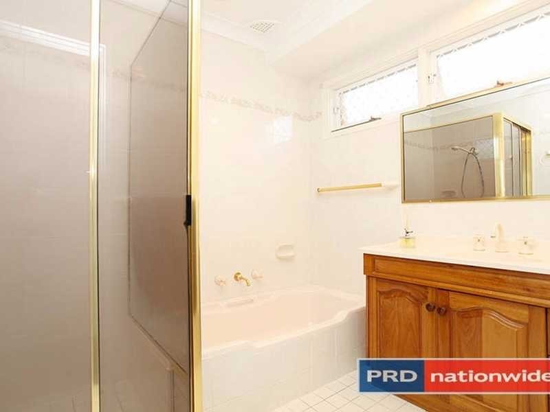 1 Grasmere Ave, Northmead NSW 2152