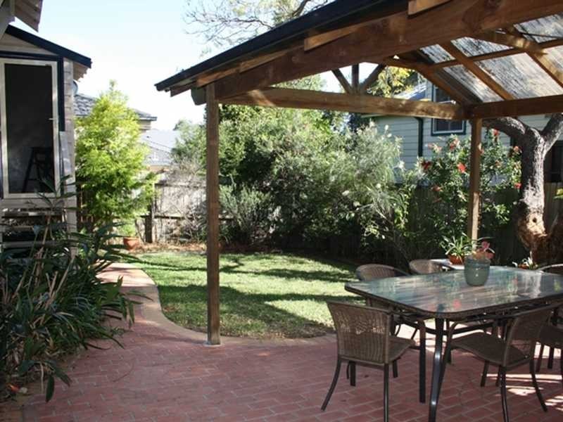 16 Lombard Street, Northmead NSW 2152