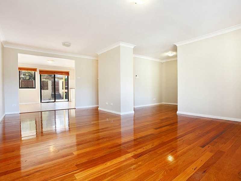 9/11-13 Pye Avenue, Northmead NSW 2152