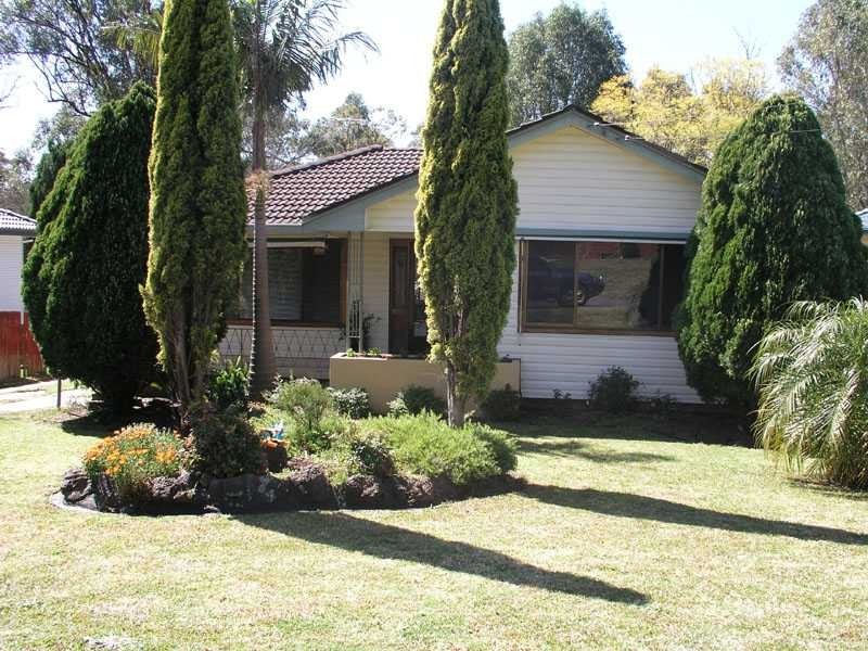 25 Lodge Avenue, Old Toongabbie NSW 2146