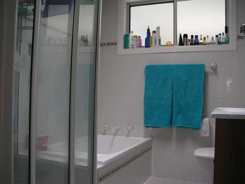 25 Lodge Avenue, Old Toongabbie NSW 2146