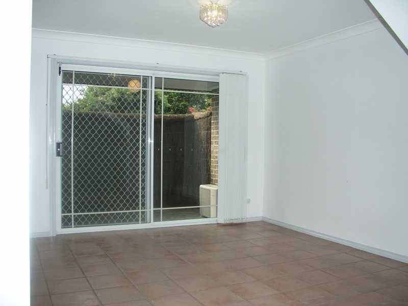 2/22 Lombard Street, Northmead NSW 2152